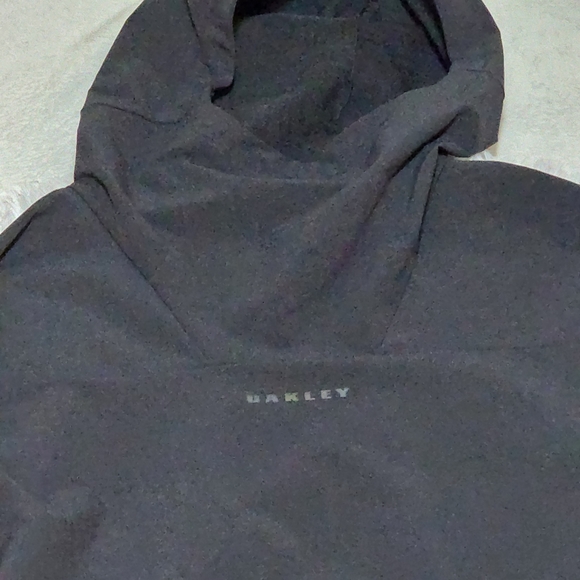 Oakley Utility Hooded Long Sleeve Tee/Large/ Black/New No Tag - Picture 11 of 15